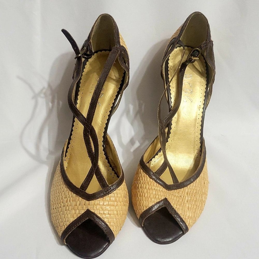 BCBG Paris Natural Straw Upper